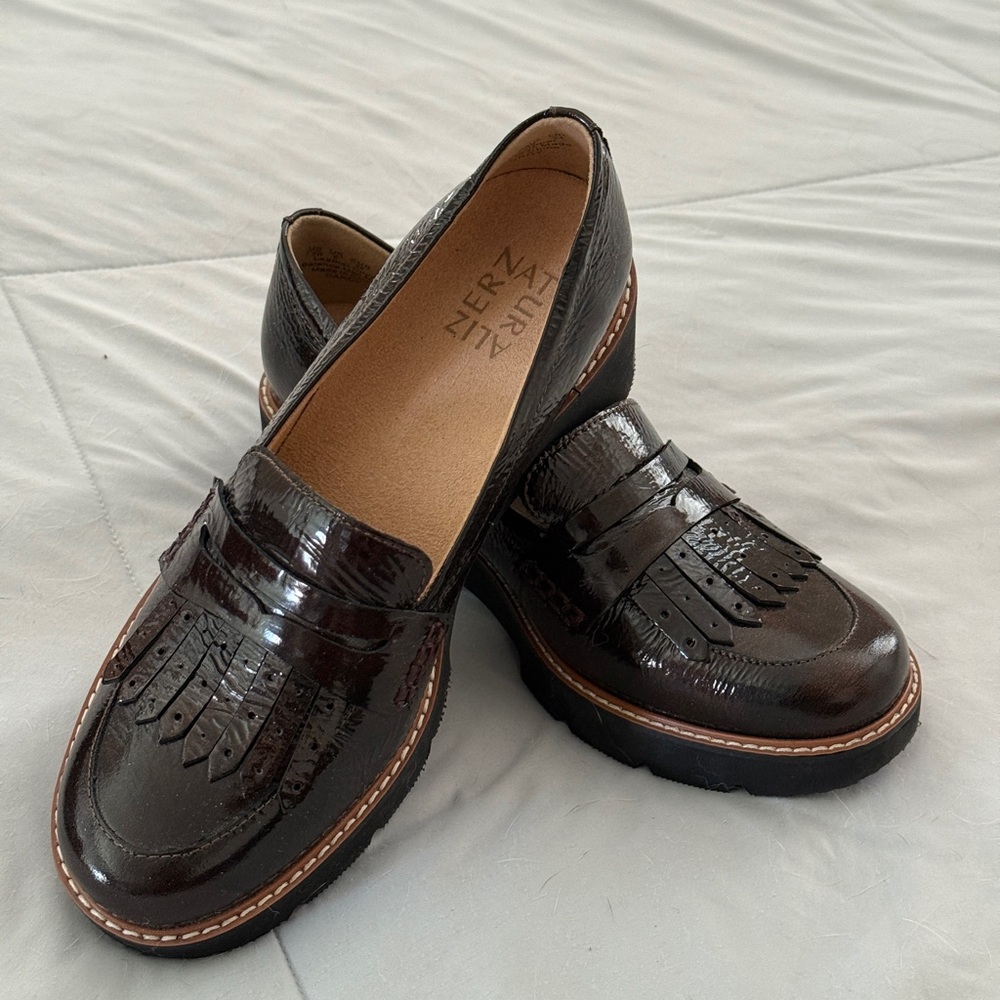 NWOT Brown patent leather Leather Slip-On Loafers with Kiltie Fringe